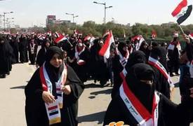 شاهد بالصور...المئات من النسوة يتظاهرن وسط بغداد دعما للصدر