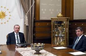 بعد تصاعد الخلافات بين اوغلو وأردوغان... تركيا تستعد لتوديع رئيس وزراءها