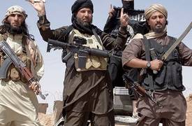 داعش يخلع ثيابه ويحلق لحاه في الشرقاط