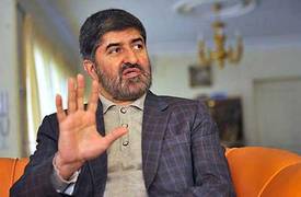 نائب ايراني يتهم مرجعيات شيعية بالتخلف والسبب؟