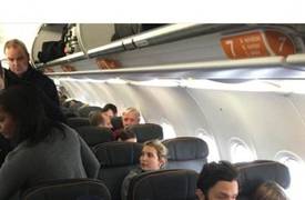 محام اميركي يهاجم ابنة ترامب على متن طائرة ركاب