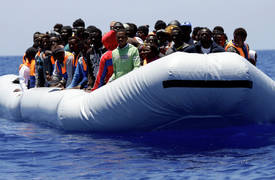 اختفاء سفينة "مهاجرين"  بالقرب من سواحل اليونان