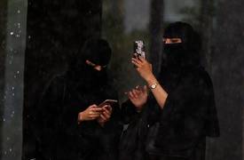 محكمة سعودية تسمح للنساء بـ"خلع النقاب"