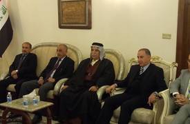 بالصور.. السفيرالبريطاني يلتقي سياسيين عراقيين لـ"تأجيل الانتخابات"