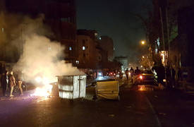  مسؤول إيراني يؤكد مقتل متظاهرين اثنين على يد عملاء أجانب