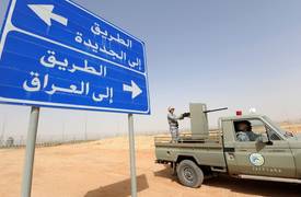 بالصور.. شرطة الحدود تضبط مسافر كويتي بحوزته صقور مخدرة وملفات
