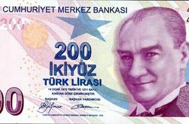الليرة التركية تهوي إلى مستوى تاريخي أمام الدولار بعد العقوبات الامريكية الأخيرة