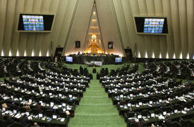البرلمان الإيراني يسحب الثقة من وزير العمل والرفاه الإجتماعي.. لهذا السبب