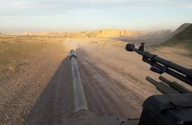 بالصور .. انتشار دبابات "صينية" على الحدود "العراقية السورية"