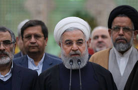 الرئيس الايراني يطالب بصلاحيات "زمن الحرب" ..