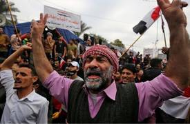 بالفيديو .. محتجو الجنوب يصلون "بغداد" ويطلقون الهتافات قرب مكتب رئيس الحكومة ..