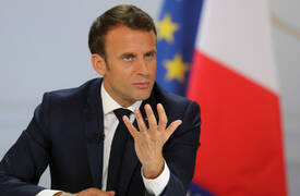 الرئيس الفرنسي ..يطالب بتحقيق دولي في انفجار بيروت ويحث القادة  على التغيير  العميق "