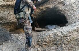 الجيش العراقي يداهم كهوفا وأوكارا  لفلول داعش  الارهابي