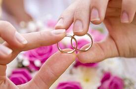 مصرف الرشيد يحدد شروط منحة سلفة الزواج للموظفين