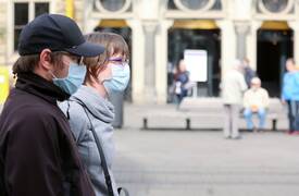 ألمانيا تحذر من "انتشار  الفيروس وخروجه عن السيطرة"