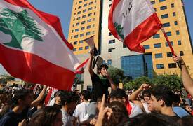 احتجاجات  لبنان تستمر لـــ يومها السادس على التوالي