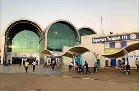 بسبب الاشتباكات ..توقف حركة الطيران في مطار الخرطوم الدولي