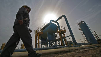 كيف تساهم الشركات النفطية العاملة في العراق بدعم الارهاب؟