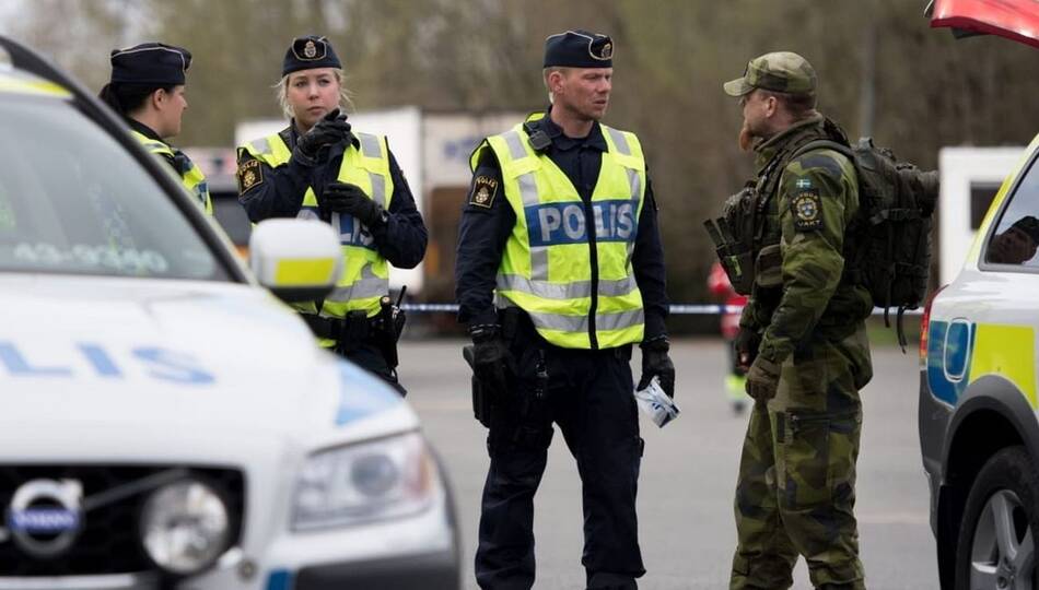 حكومة السويد تستعين بـــ الجيش لمساعدة الشرطة في مكافحة العصابات