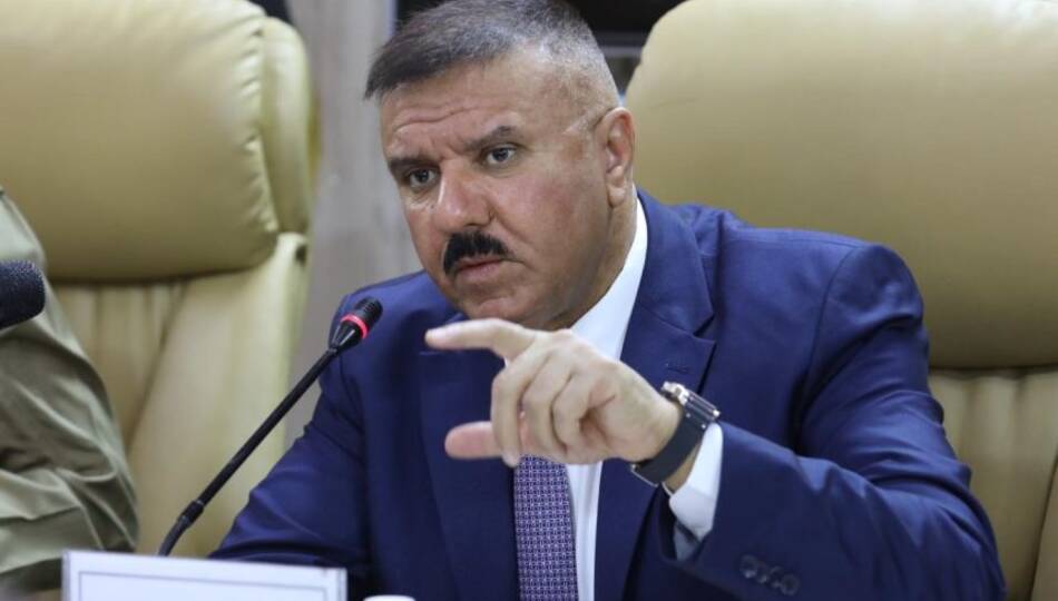 وزير الداخلية يحمل مديري الدفاع المدني مسؤولية الحرائق التي تقع ضمن قواطعهم