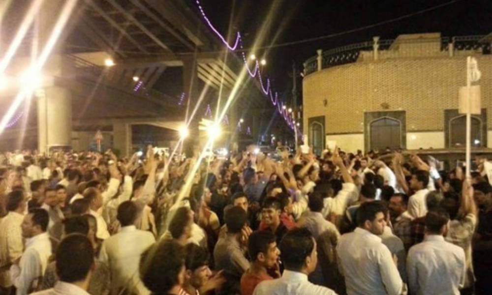 شرطة النجف تدعو المتظاهرين الى عدم حمل السلاح