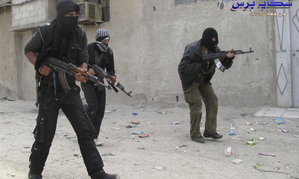 مسلحون يرتدون زيا عسكريا يسرقون 40 الف دولار من مواطن في البصرة