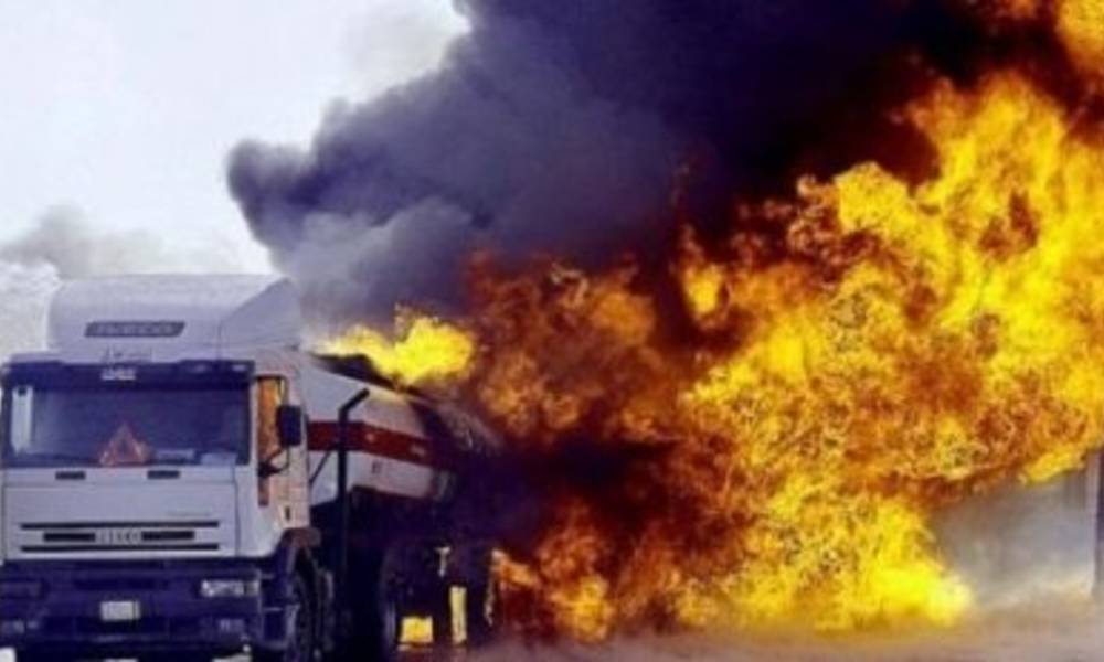 تدمير خمسة صهاريج لداعش معدة لتهريب النفط جنوبي الموصل