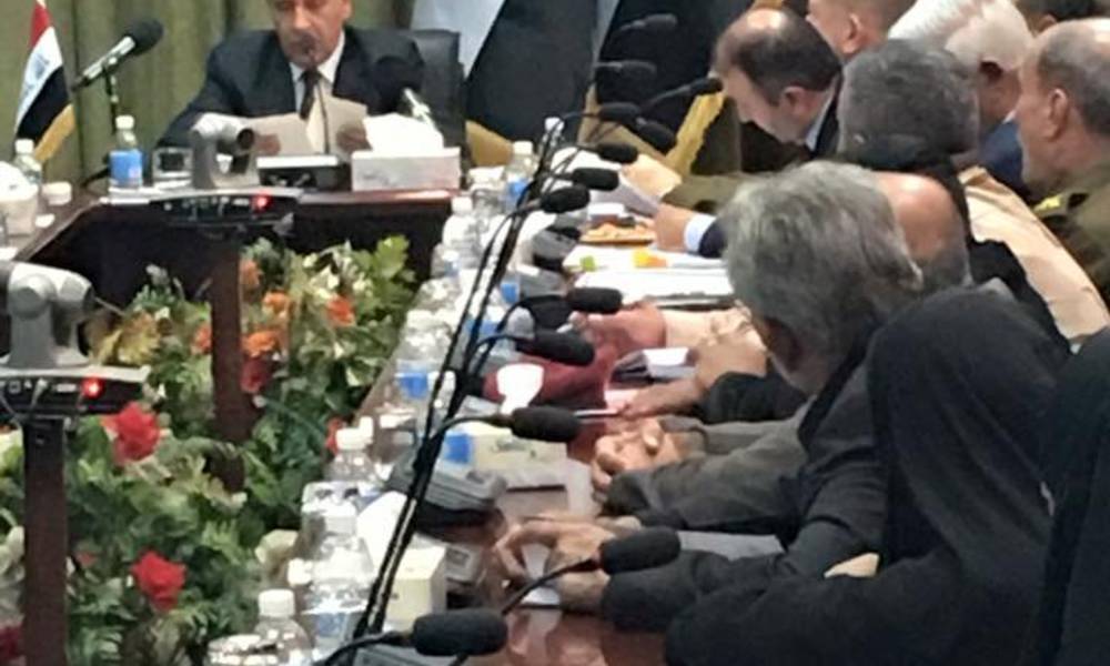 وزير الدفاع يعلن إحالة 180 ضابطا الى القضاء لاتهامهم بالتقصير في واجباتهم
