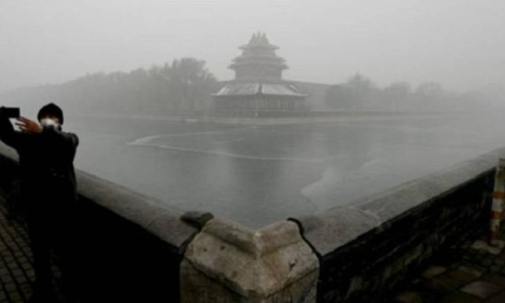 الصين تأمر مدارس بكين بإبقاء الأطفال بالداخل بسبب تلوث الهواء
