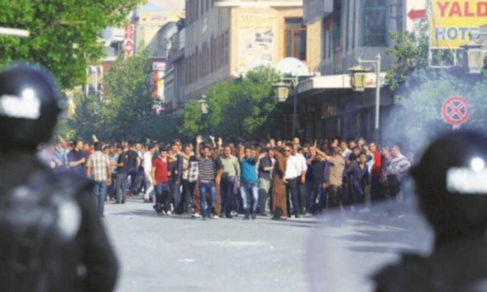 تجدد موجة اضراب الموظفين عن العمل في السليمانية لتخفيض رواتبهم