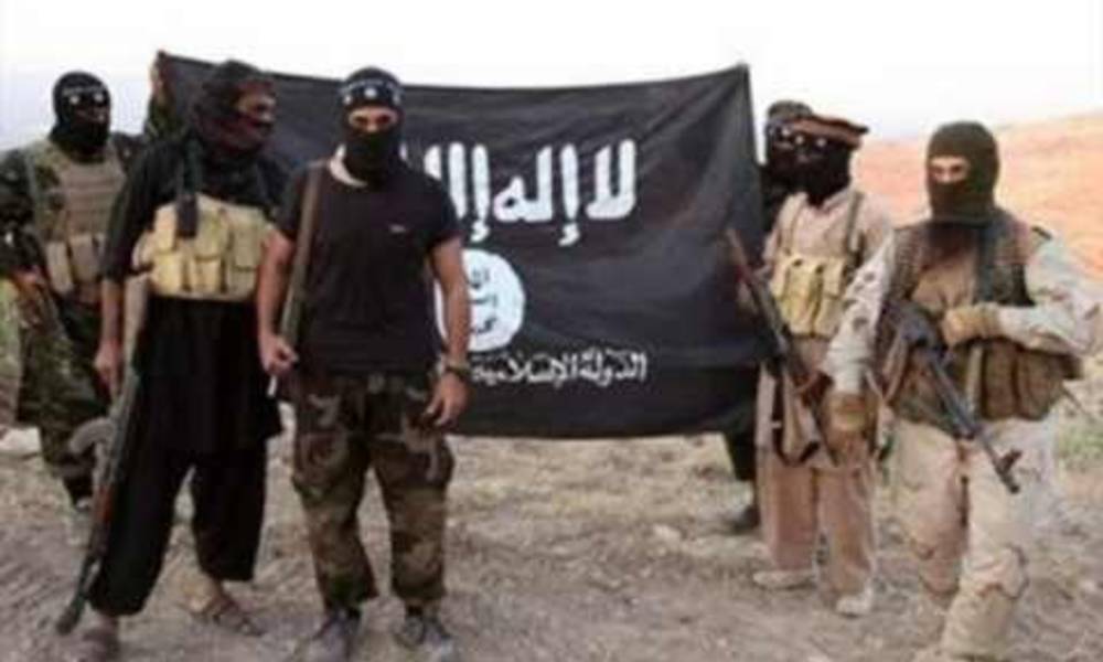 داعش يستغيث بأهالي الشرقاط ويخاطبهم: الحشد وقوات إيرانية في طريقهم إليكم فعليكم بالقتال