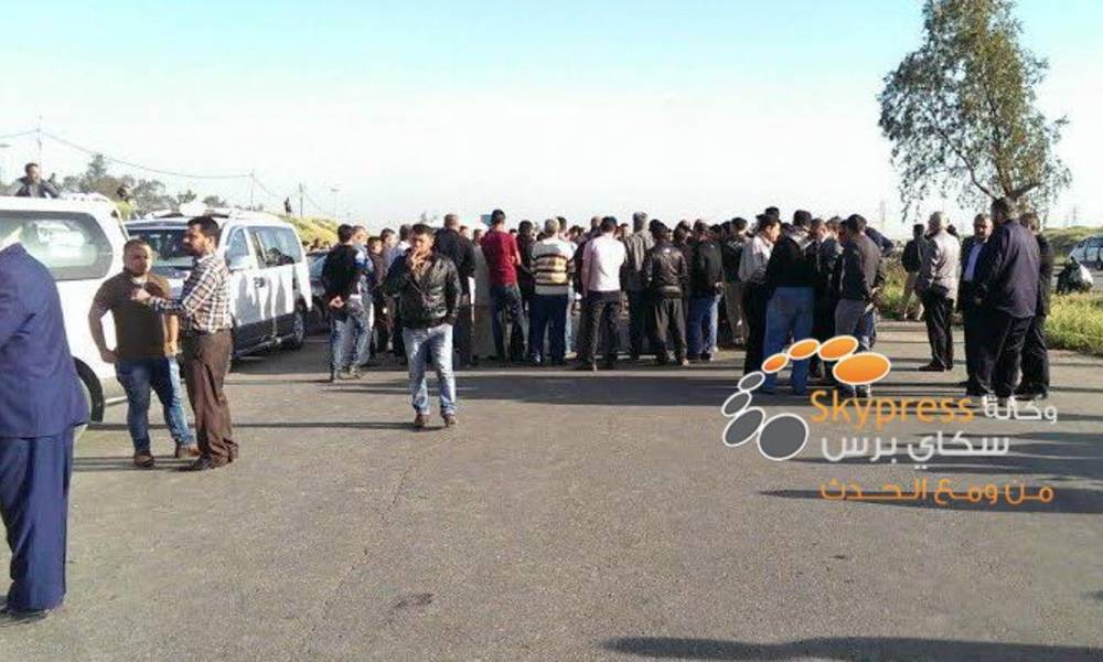 أهالي ناحية تازة يقطعون الطريق الدولي كركوك _ بغداد بسبب الحكومة