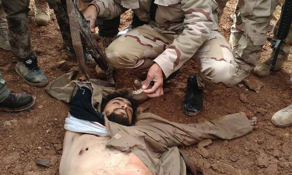 بالصورة.. القوات الأمنية تقتل ثلاثة انتحاريين بصد هجوم على مخمور جنوبي الموصل