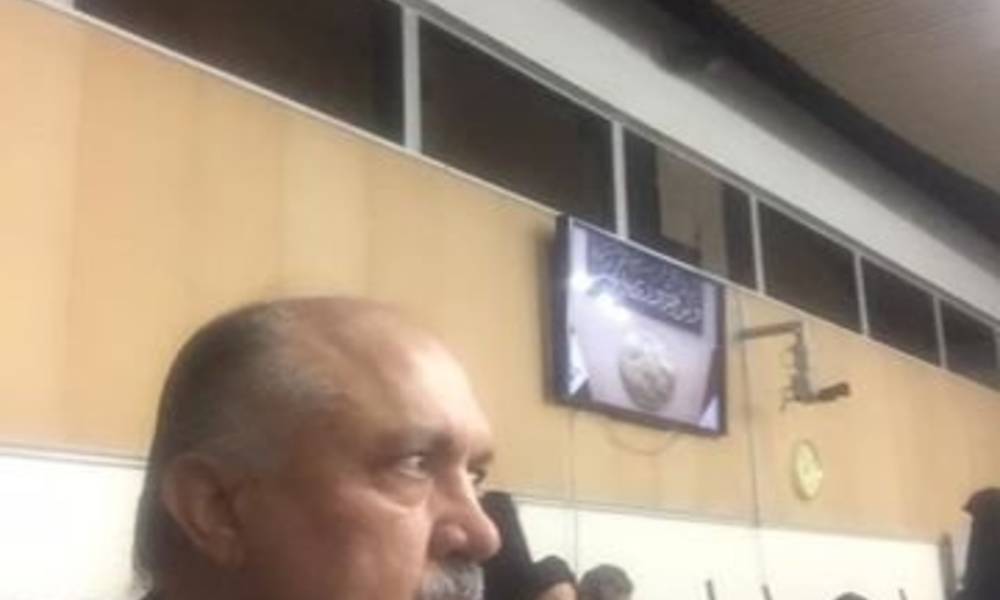 مشعان الجبوري يوضح ملابسات الفوضى داخل البرلمان ويؤكد تعليق الجلسة لمدة ساعة