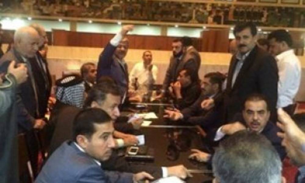 هذه أسماء النواب الأربعة اللذين سحبوا تواقيعهم من قائمة إقالة الرئاسات الثلاث