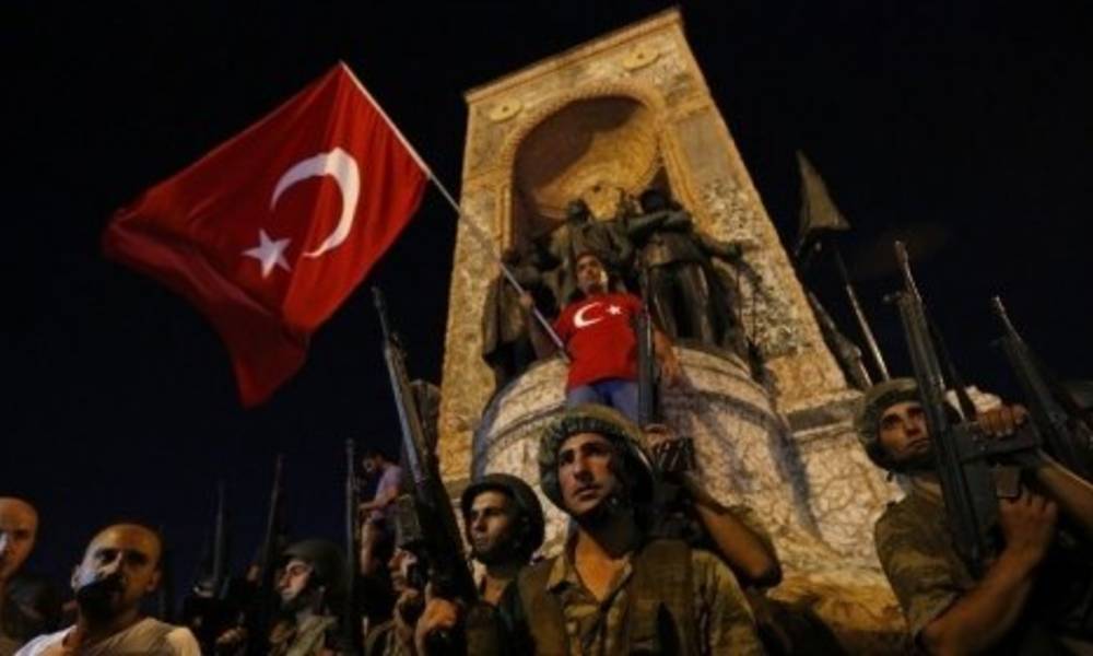 غولن : محاولة الانقلاب "مفتعلة" ولا استبعد أن يكون أردوغان من دبرها