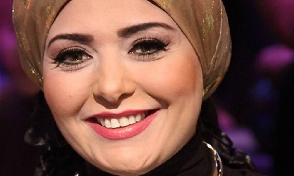 بالصورة.. صابرين بأبشع فستان على الإطلاق