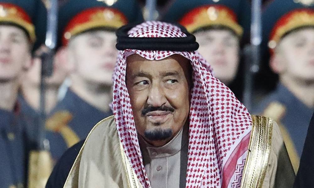 غضب سعودي بـ"تويتر" من عدم استقبال بوتين للملك سلمان