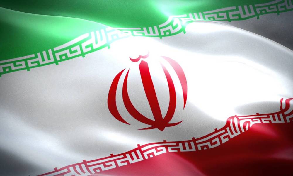 مسؤول إيراني يكشف سبب استقالة الحريري