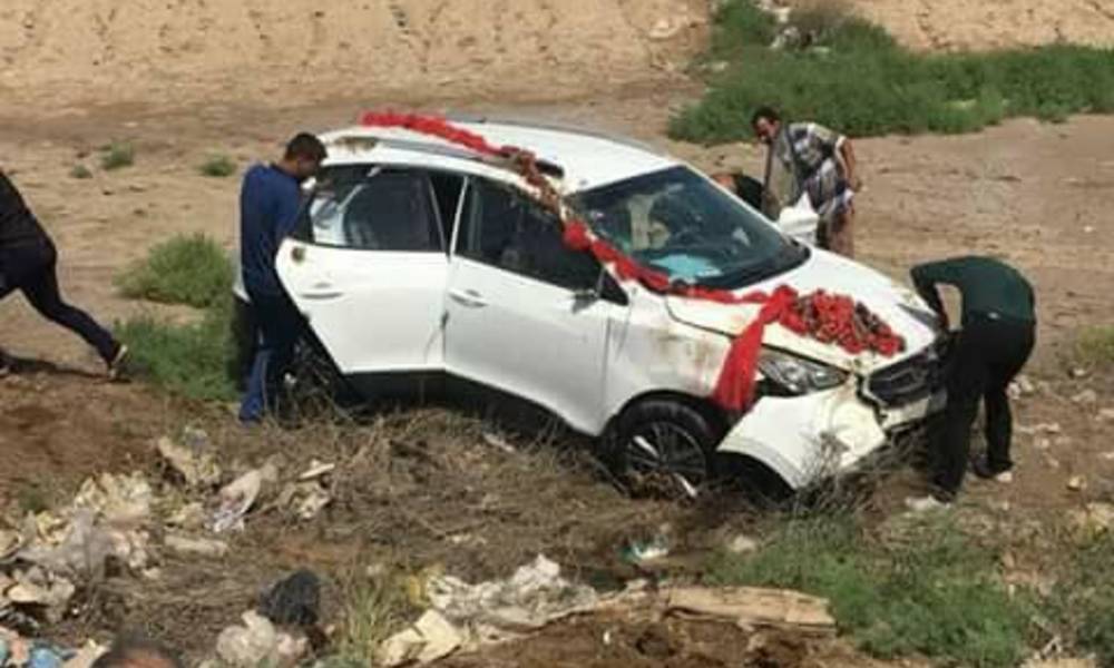 بالصور .. حادث مؤسف لـ"سيارة عرس" على الطريق الدولي لجنوب "بغداد"