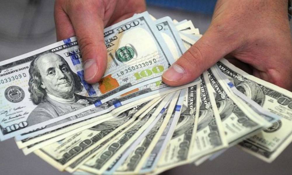 تحويل "الدولار" من العراق الى ايران "متوقف" منذ 2012 .. البنك المركزي يكشف التفاصيل