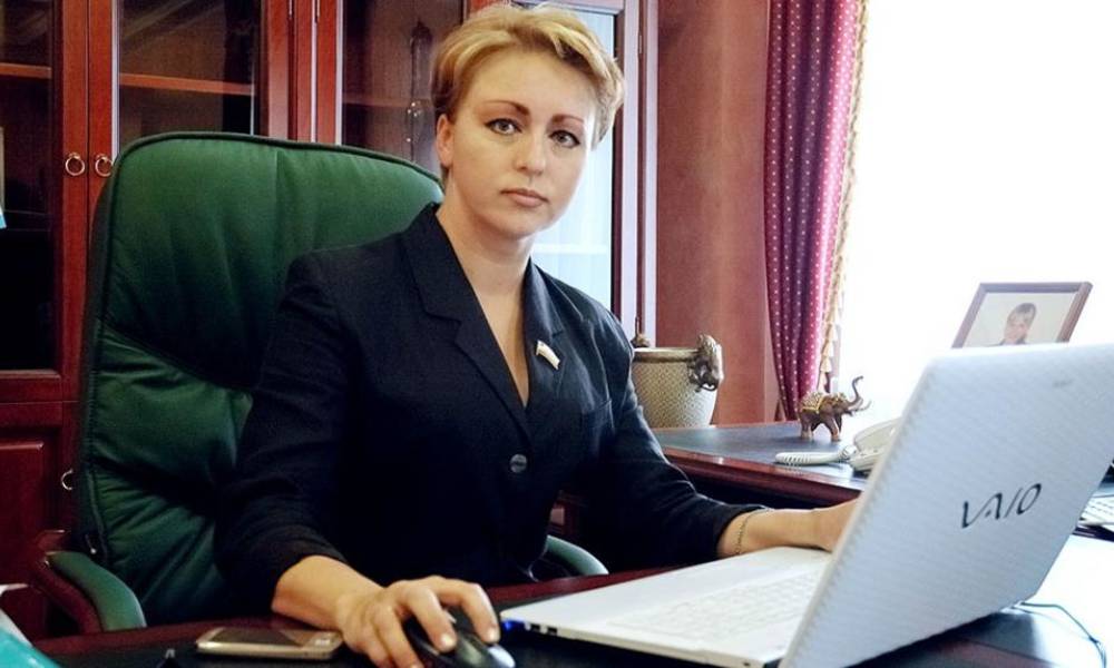 تعرف على قصة وزيرة "حسناء" أثارت جدلا في مقاطعة روسية