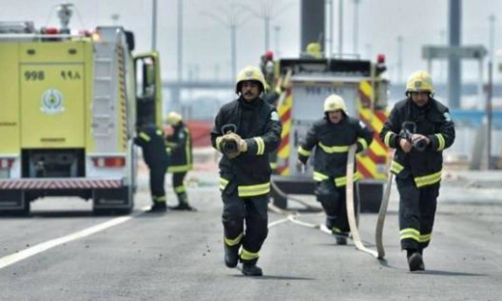 بالفيديدو.. رجال الدفاع المدني العراقي ينقذون قطة على الطريقة الاوربية!