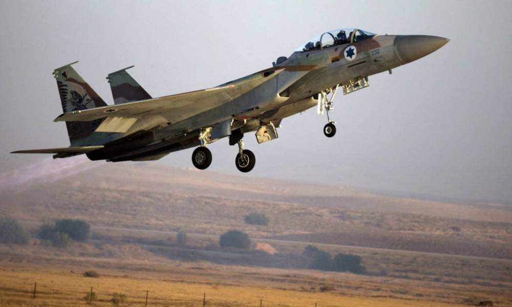 المجال الجوي العراقي بات مفتوحا لــ "ضرب الفصائل".. صحيفة عبرية تؤكد "تهديدات" بومبيو لــ عبد المهدي