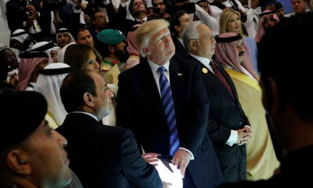 ترامب هزمه العالم وانتصر على العرب