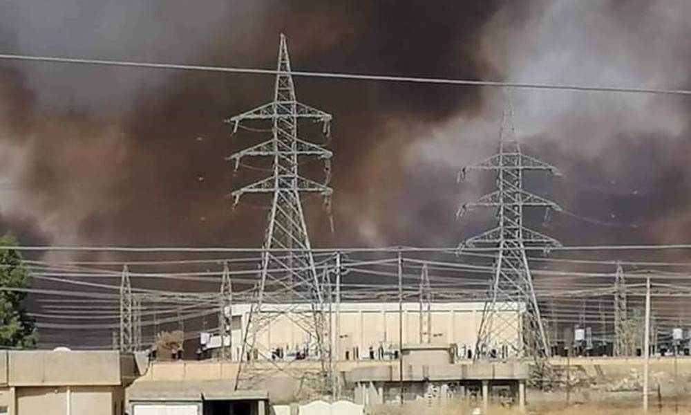 وزارة الصناعة تؤكد السيطرة على الحريق الذي اندلع بالقرب من الشركة العامة لكبريت المشراق