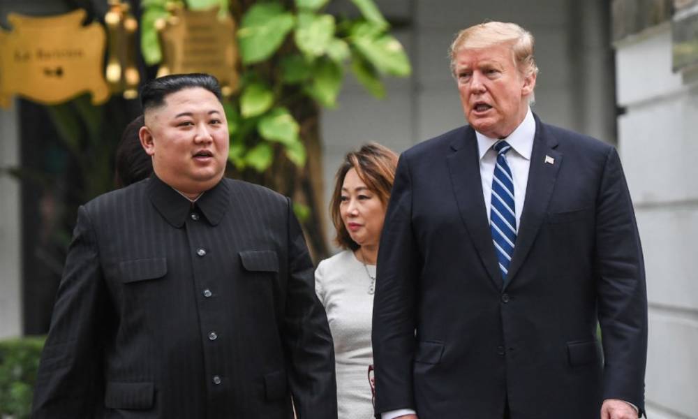 ترامب يلتقي كيم جونغ أون في المنطقة منزوعة السلاح ويعبر الحدود إلى كوريا الشمالية