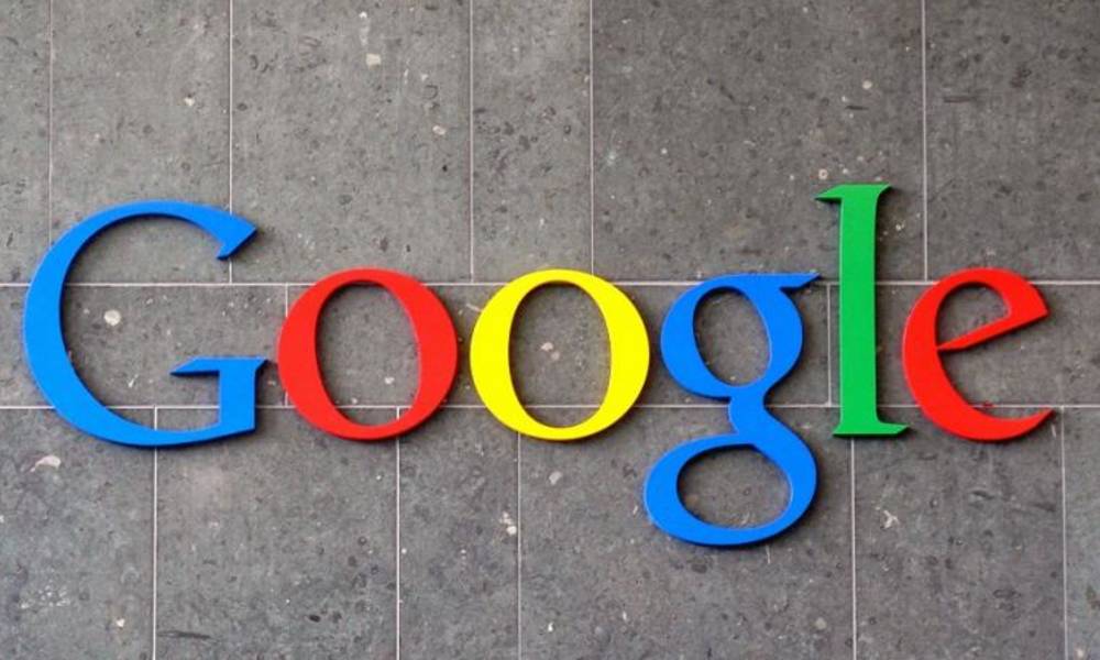 مفتي يطلب من احد المتصلين .. الاستعانة بـــ "شيخ Google" ..!