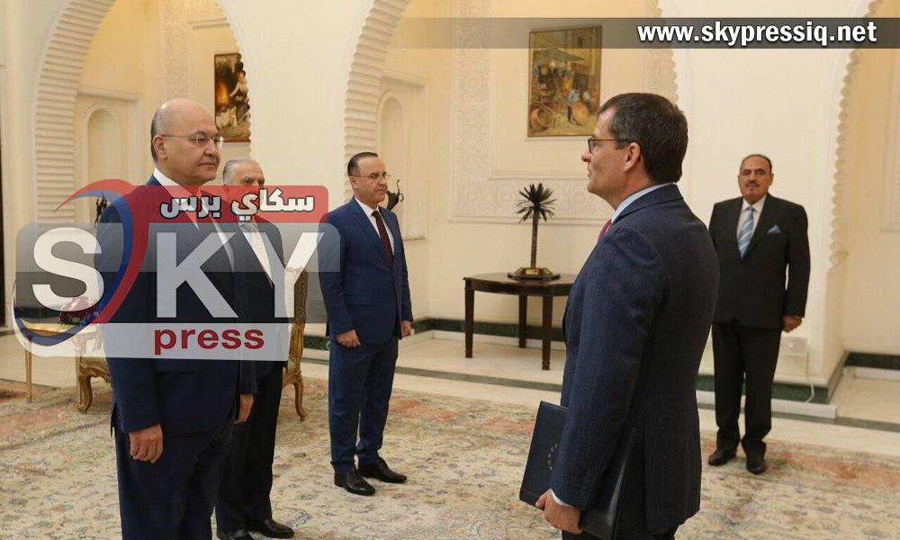 سفير الاتحاد الأوروبي الجديد يسلم أوراق اعتماده لرئيس الجمهورية برهم صالح