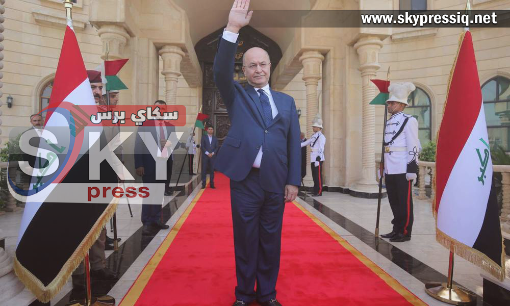 Barham Saleh holds an emergency meeting to discuss the dismissal of the government and the announcement of a transitional government